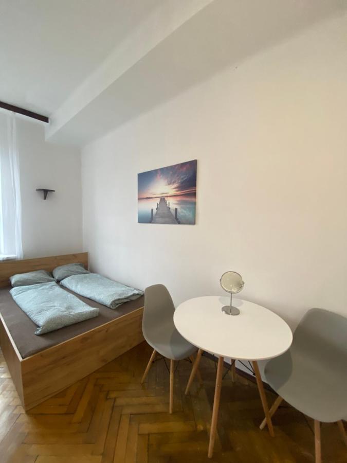 Classy Rooms In Old Town Krakow Exterior photo